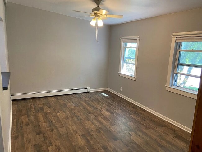 Building Photo - 171 Center Ave