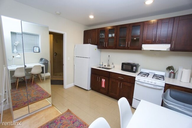 Building Photo - 1 br, 1 bath Apartment - 2636 Warring St.