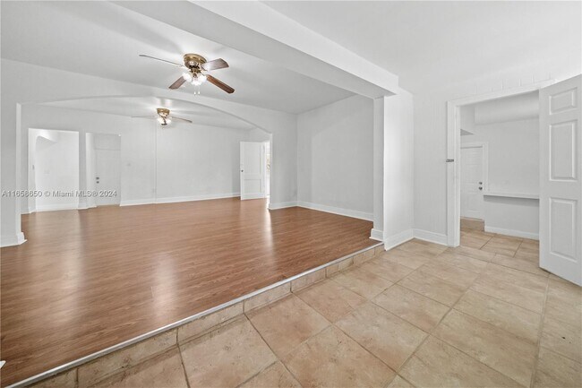 Foto del edificio - 1744 SW 17th St