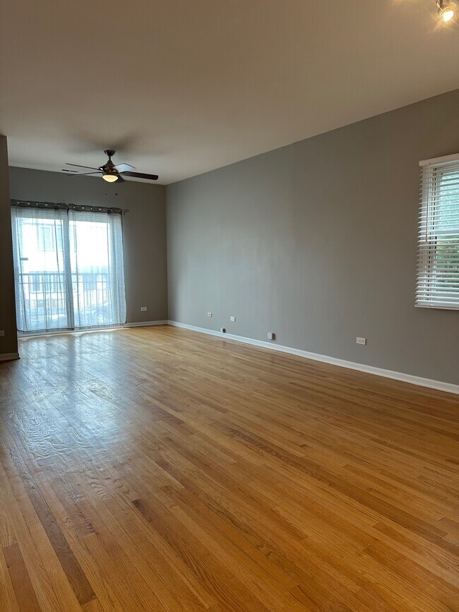 Sala de estar - 724 N Willard Ct