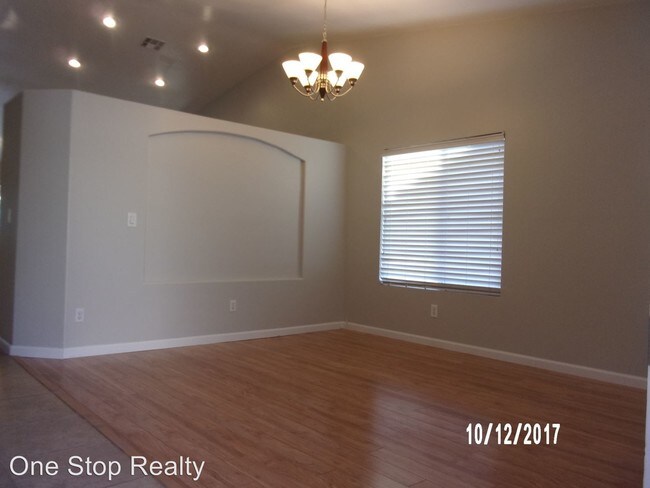 Building Photo - 615 Rancho del Sol Way