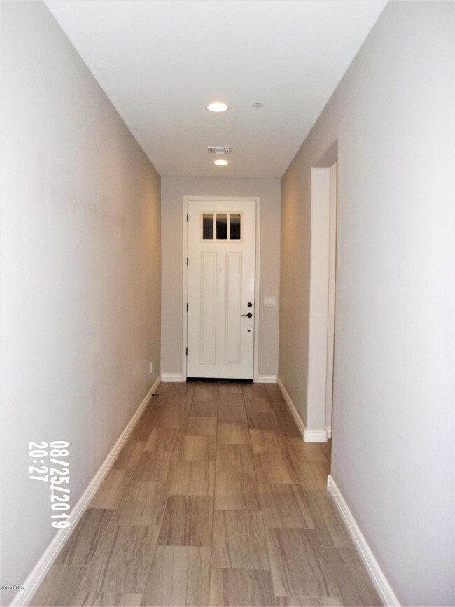 Foto del edificio - 15518 North 47th Pl