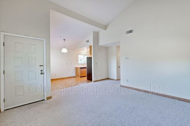 Building Photo - 180 Albacore Ln