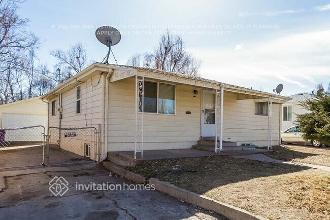 Foto del edificio - 2748 W Iowa Ave