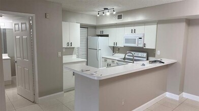 Building Photo - 2600 S University Dr