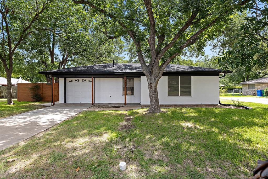 Primary Photo - 2304 Lathan Ln