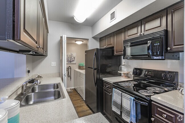 2 habitaciones, 2 baños - 1000 pies cuadrados - Harbour Pointe Apartment Homes