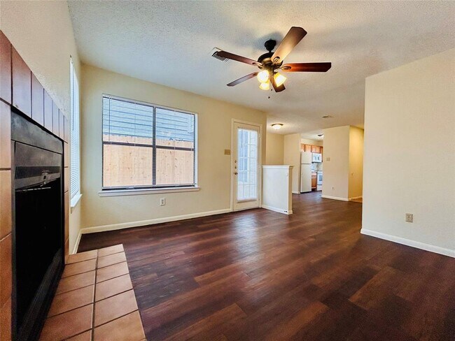 Foto del edificio - 8902 Schick Rd