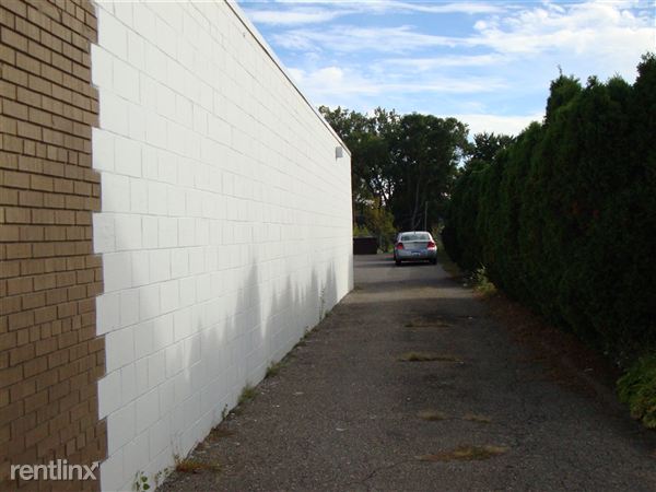Building Photo - 3648 E 9 Mile Rd