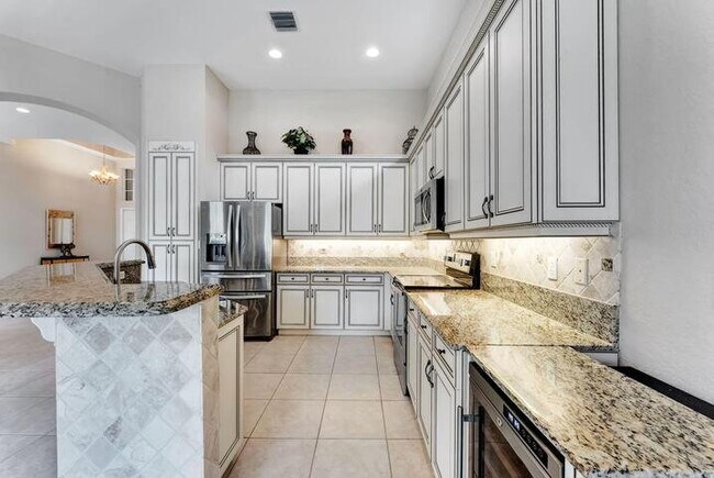 Foto del edificio - 8345 Pine Ln