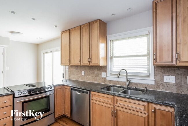 Building Photo - 6802 Candlewyck Ln
