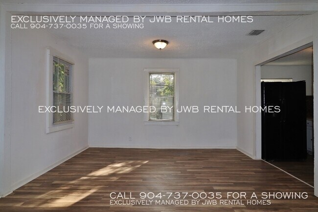 Building Photo - 1150 W 25th St