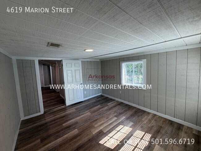 Foto del edificio - 4619 Marion St