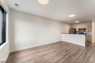Building Photo - 72 S Essex Ave