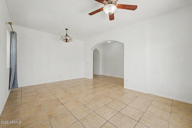 Foto del edificio - 13271 W Clarendon Ave
