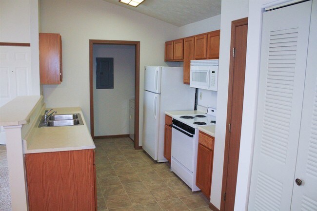 Building Photo - 100 Bridgewater Ct