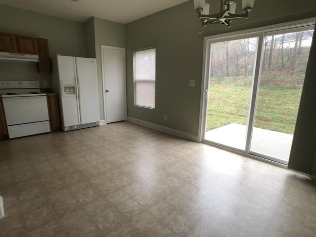 Building Photo - Lovely 3 BR 2 BA Ranch by Carowinds
