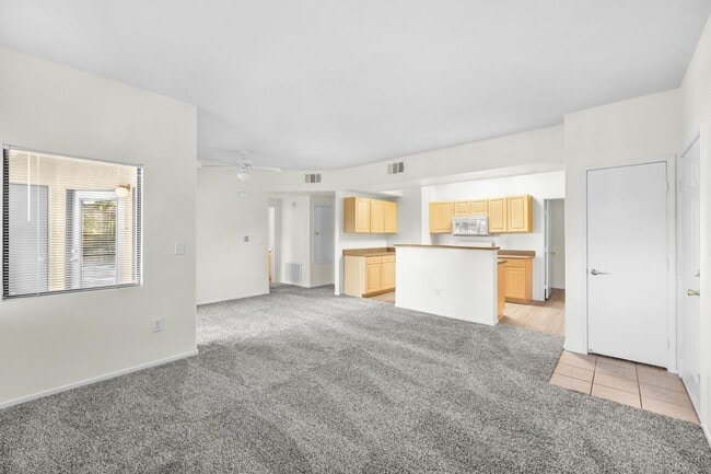 Building Photo - 8250 N Grand Canyon Dr