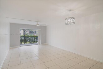 Building Photo - 2830 Riverside Dr