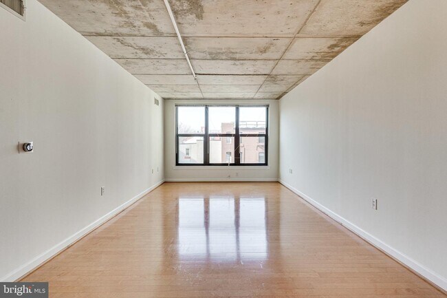 Building Photo - 2750 14th St NW