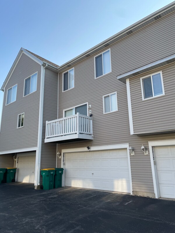 Foto del edificio - 3510 Meadow Lily Dr