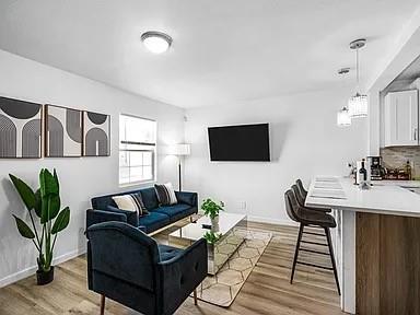 Foto del edificio - 2254 Areba St
