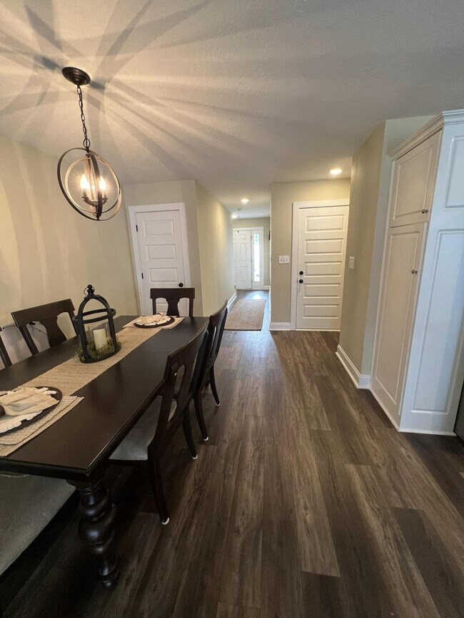 Building Photo - 2233 Perrins Ln