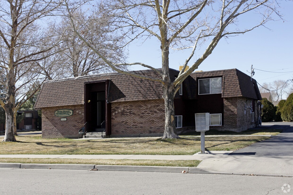 Building Photo - 605 N Main St