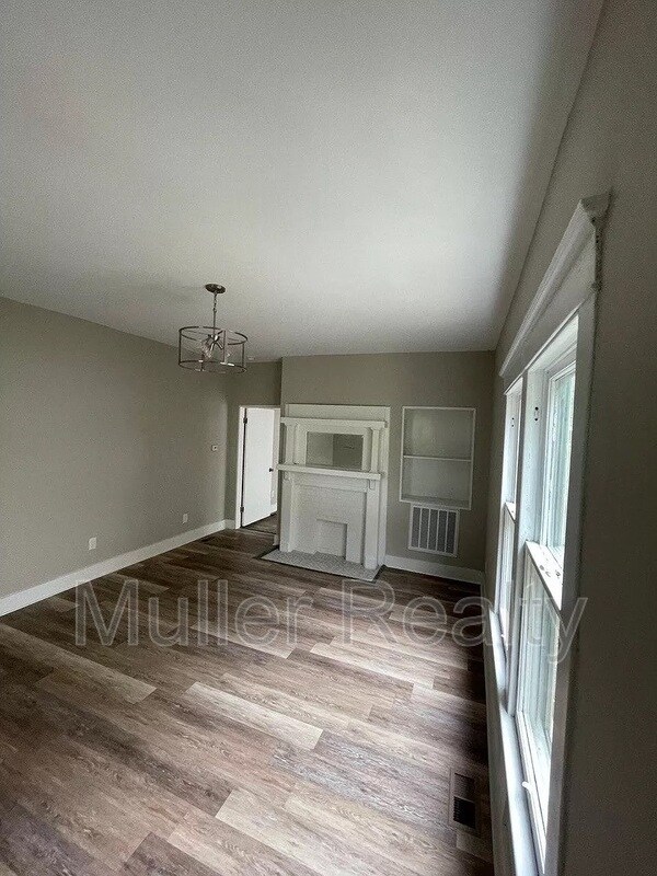 Building Photo - 1421 McCroskey Ave