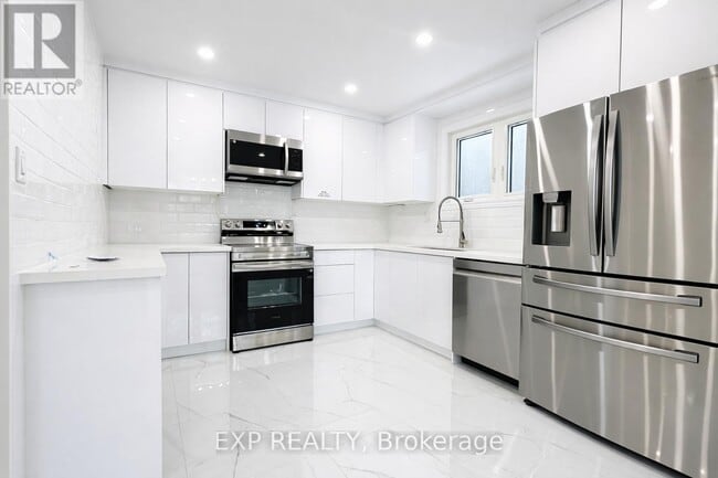 Photo du bâtiment - 384 Westwood Dr