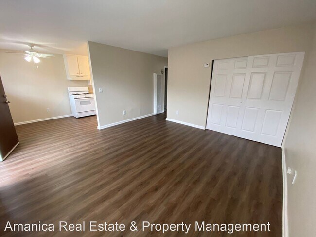 Building Photo - 2030 S 43rd St