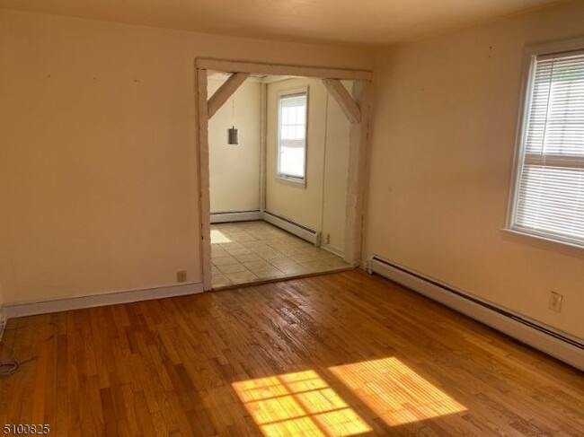 Building Photo - 1453 Morris Ave