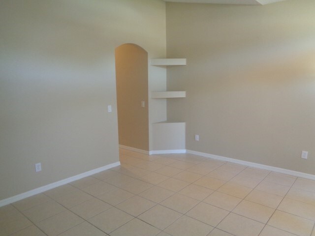 Building Photo - 302 Lisa Ann Court