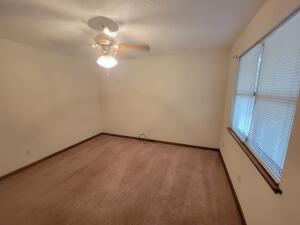 Building Photo - 208 Flores Ln