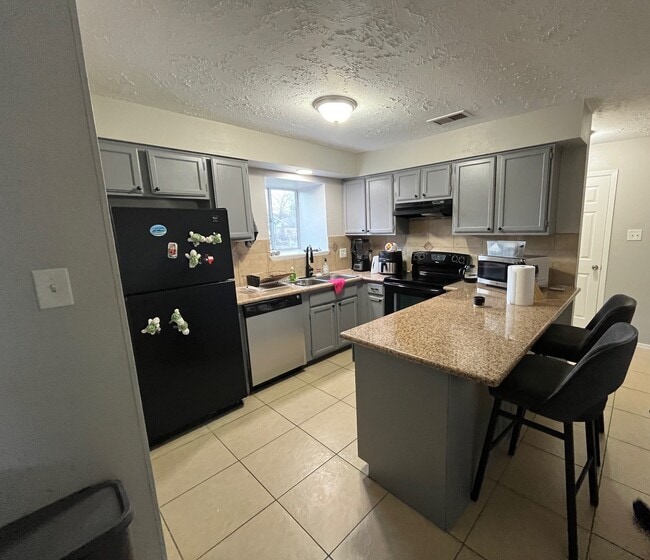 Building Photo - 24131 Tayloe House Ln