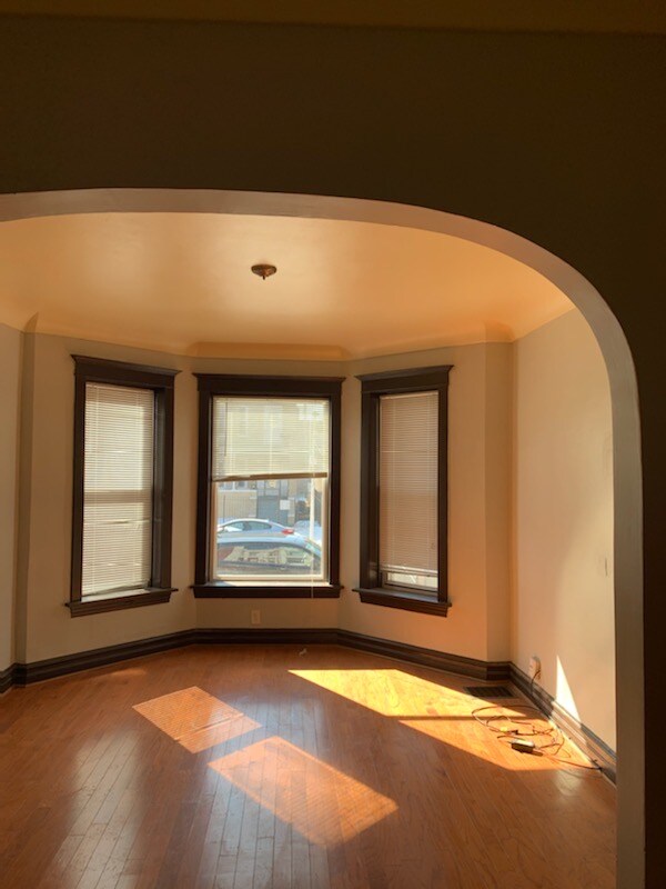 Building Photo - 4938 W Fulton St
