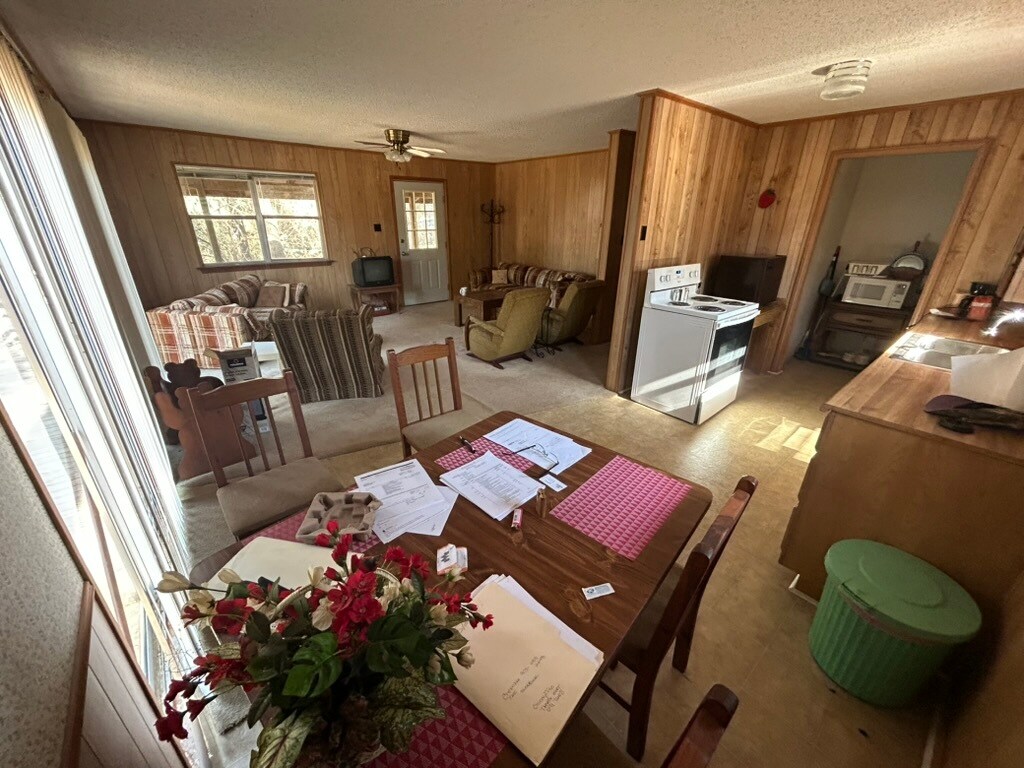 Building Photo - 209 Shadybrook Dr