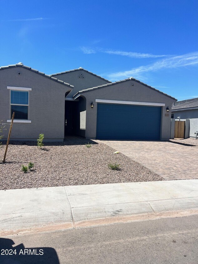 Foto principal - 4456 W Josephine St
