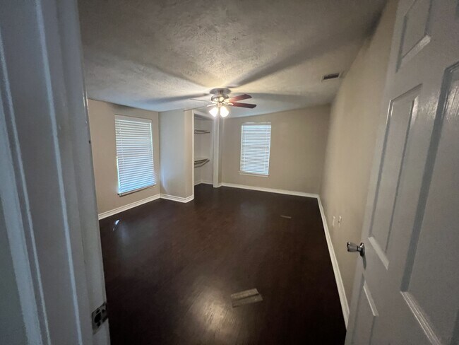 Foto del edificio - 605 Highlands St