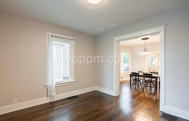 Building Photo - 1512 Binney St