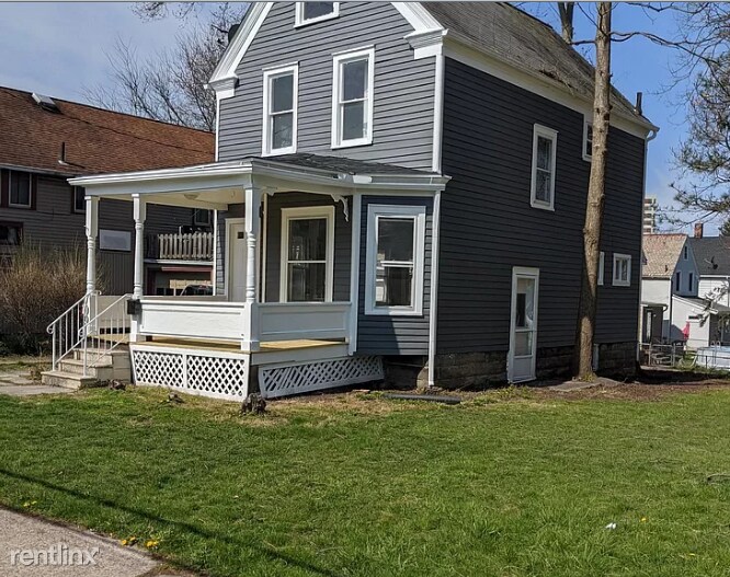 Primary Photo - 2 br, 1 bath House - 709 E River St