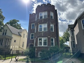 Building Photo - 11320 S Edbrooke Ave