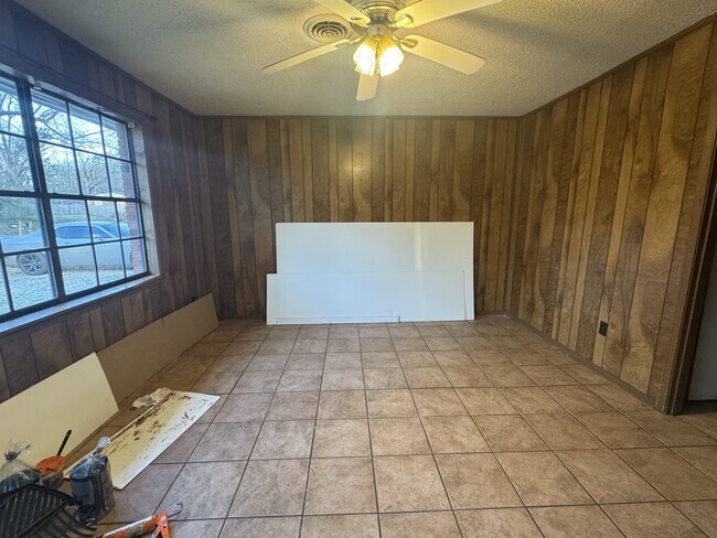 Foto del edificio - 1206 Rosewood Dr