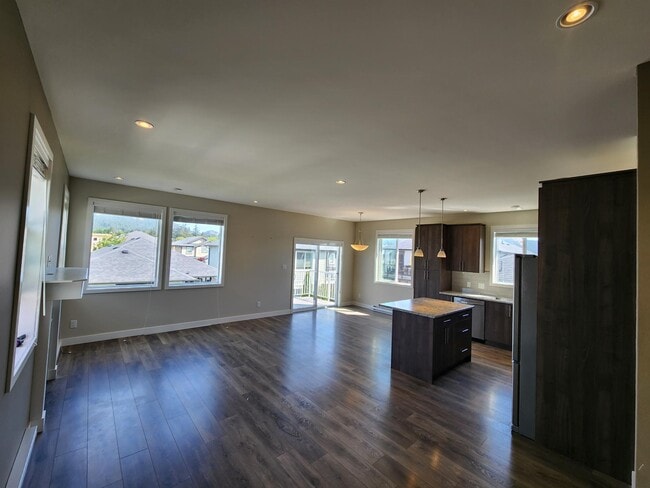 Building Photo - 6605 Steeple Chase
