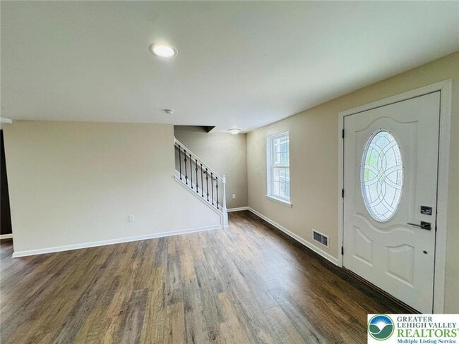 Building Photo - 2671 Levans Rd