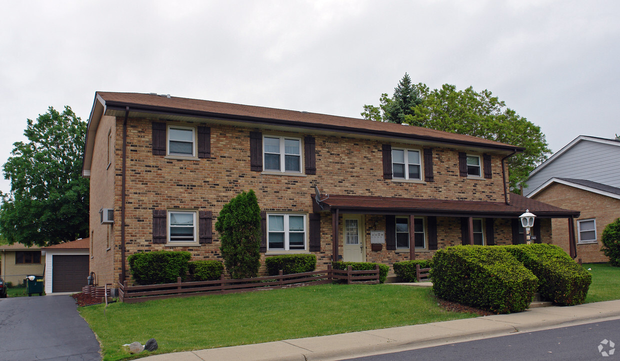 Primary Photo - 7501-7530 Country Ln