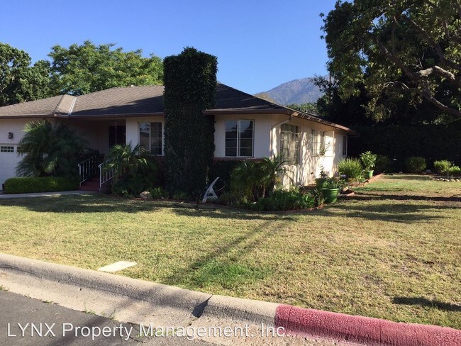 Building Photo - 2 br, 1.5 bath Apartment - 3072 Calle Fresno