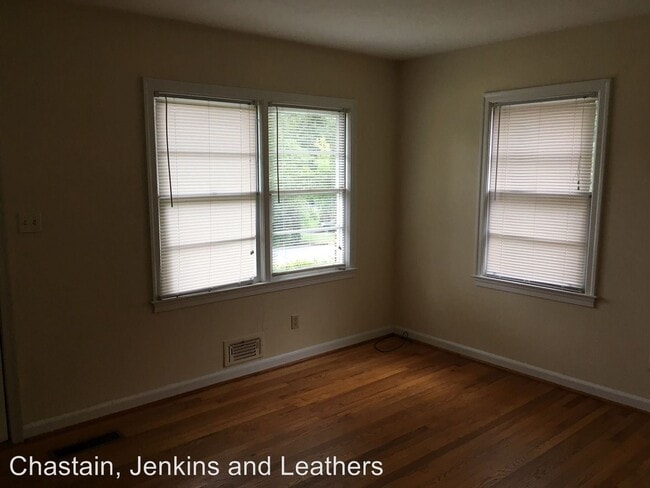 Building Photo - 285-287 Milledge Cir