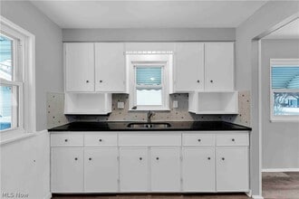 Building Photo - 26450 Drakefield Ave