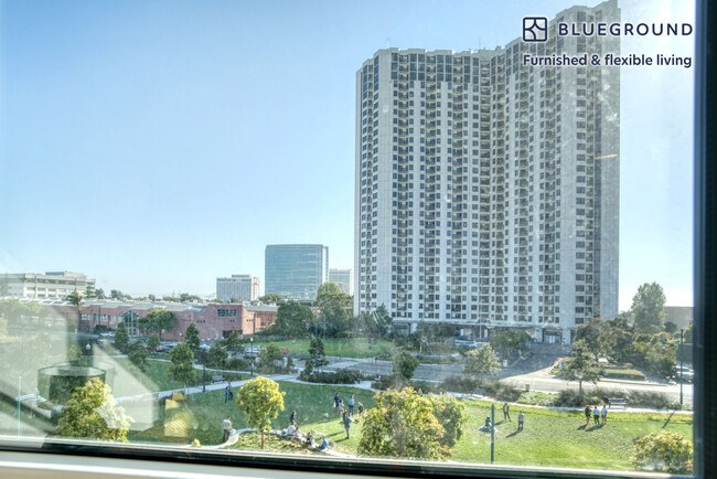 Building Photo - 6251 Shellmound St